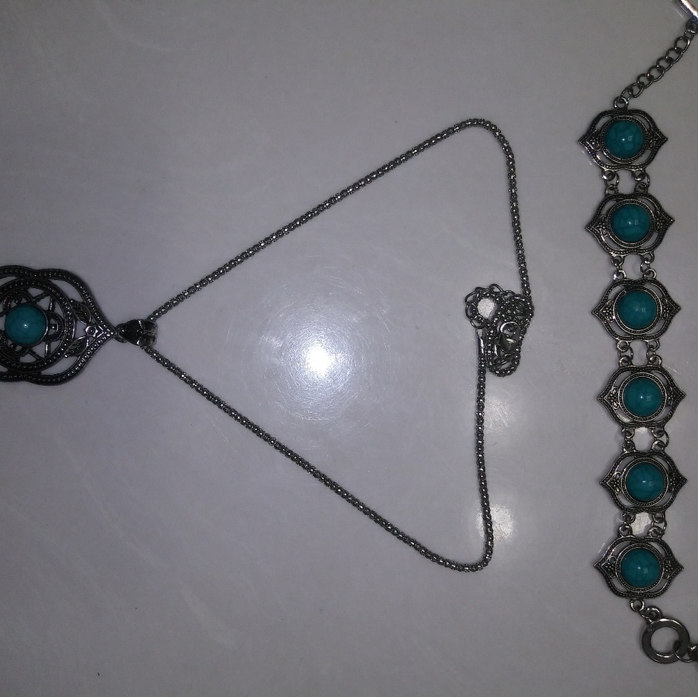 Bracelet and neckless set